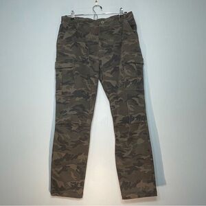 NWOT VICI Women's Green Camo Cargo Pants Stretch Size Large